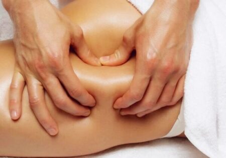 Антицеллюлитный массаж бёдер