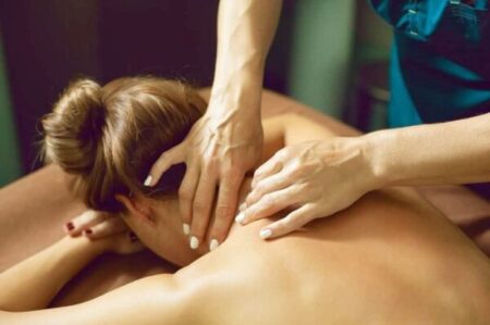 Массаж шеи и воротниковой зоны